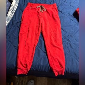 Red Figs Petite Jogger Pants.